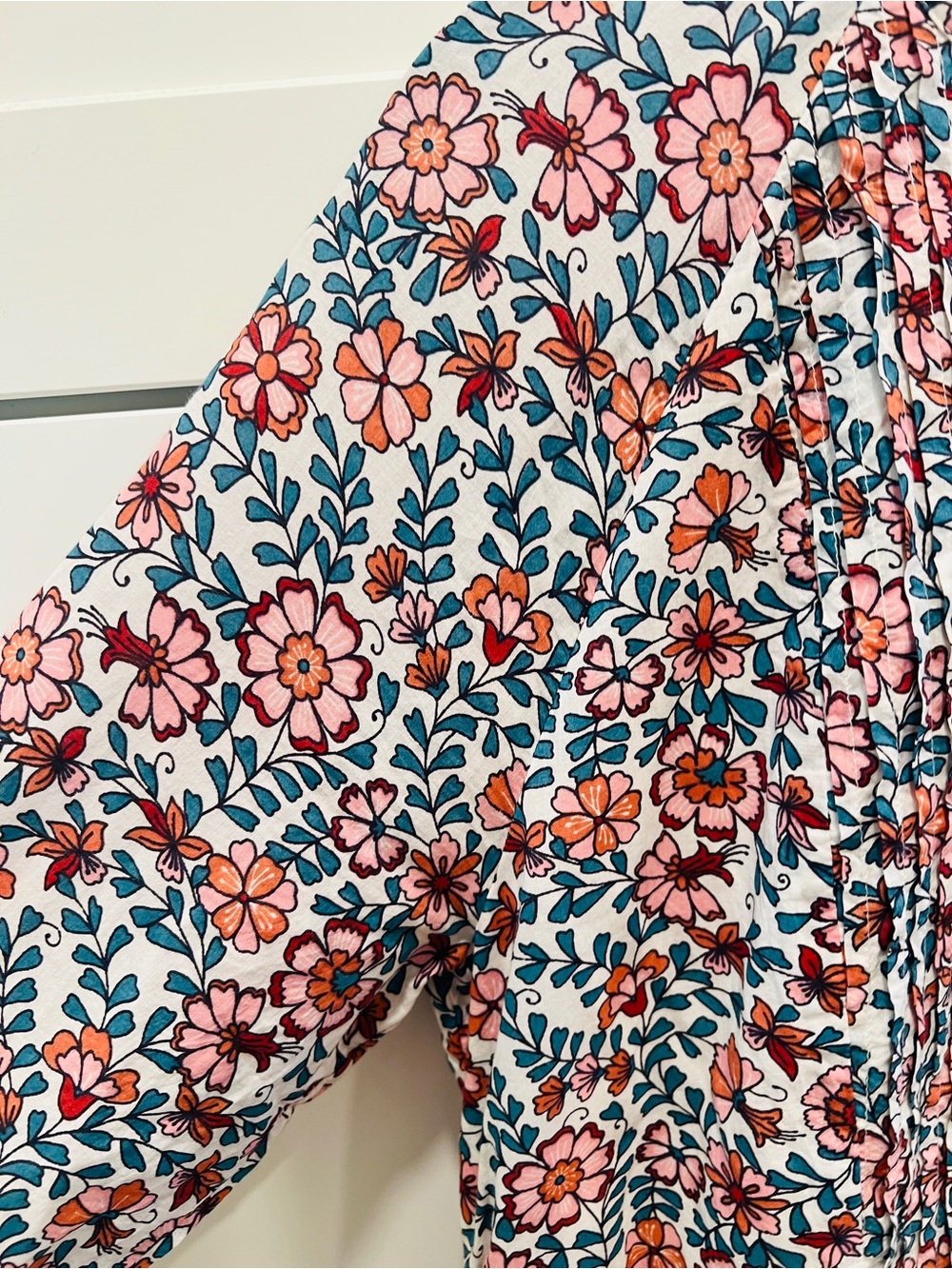 BANJANAN FLORAL BAZAAR DRESS, SIZE L. - Picture 4 of 14